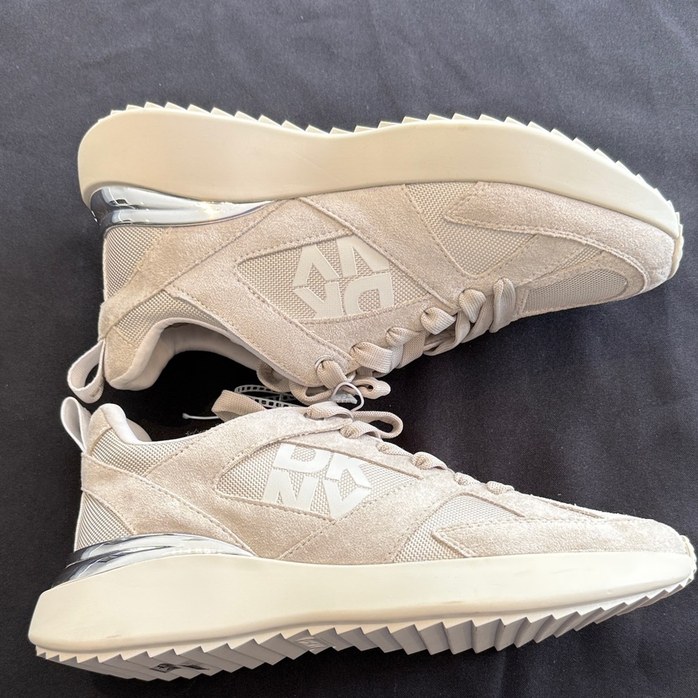 NEW DKNY Donna Karen Women's Zofi Lace-Up Sneakers size 9